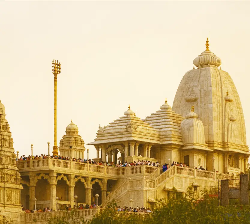KUKATPALLY LOVES A GOOD DEAL